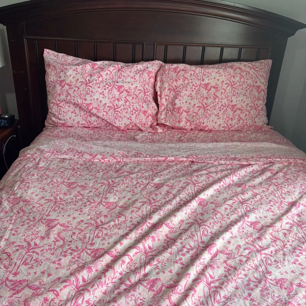 Lilly Pulitzer comforter and sheet set
